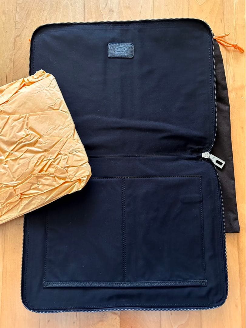 TOD’S ドキュメントケース タブレットケース