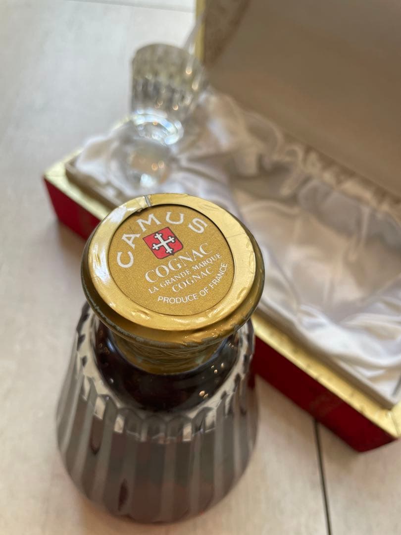 【値下げ】CAMUS カミュ　バカラクリスタルボトル　ブランデー　未開封