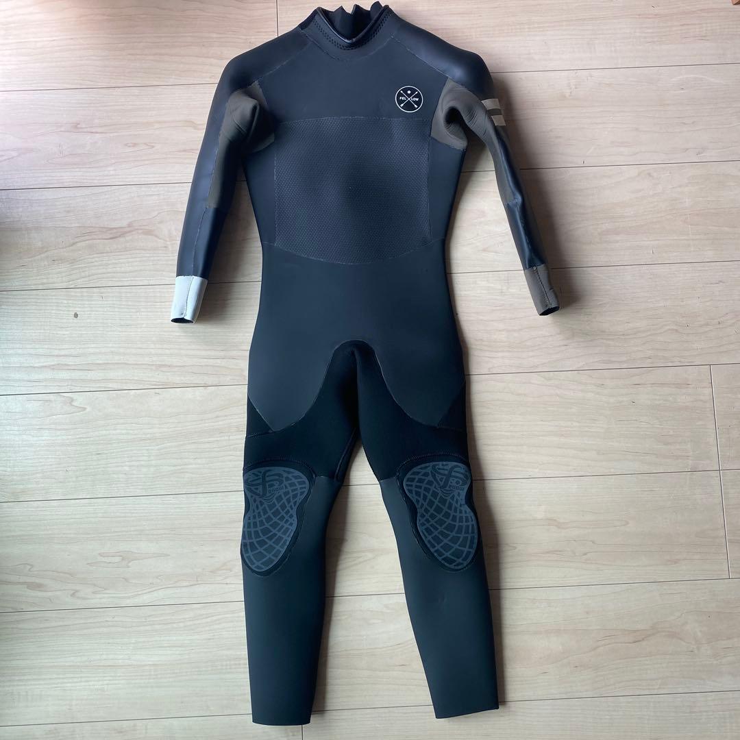 ブラック タイトフィット ウェットスーツ　130