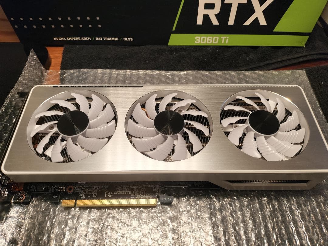 GIGABYTE RTX 3060 Ti グラフィックボード
