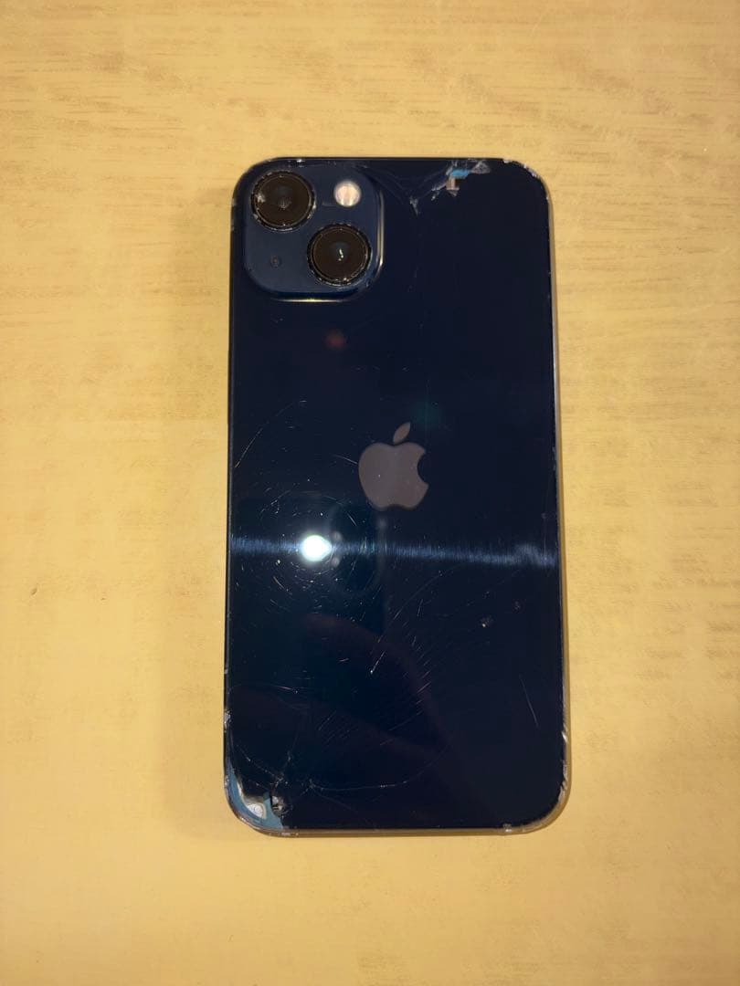 Apple iPhone 13 ブラック本体