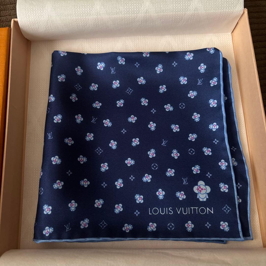 トナカイ☆　 LOUIS VUITTON ネイビー 花柄 ハンカチ