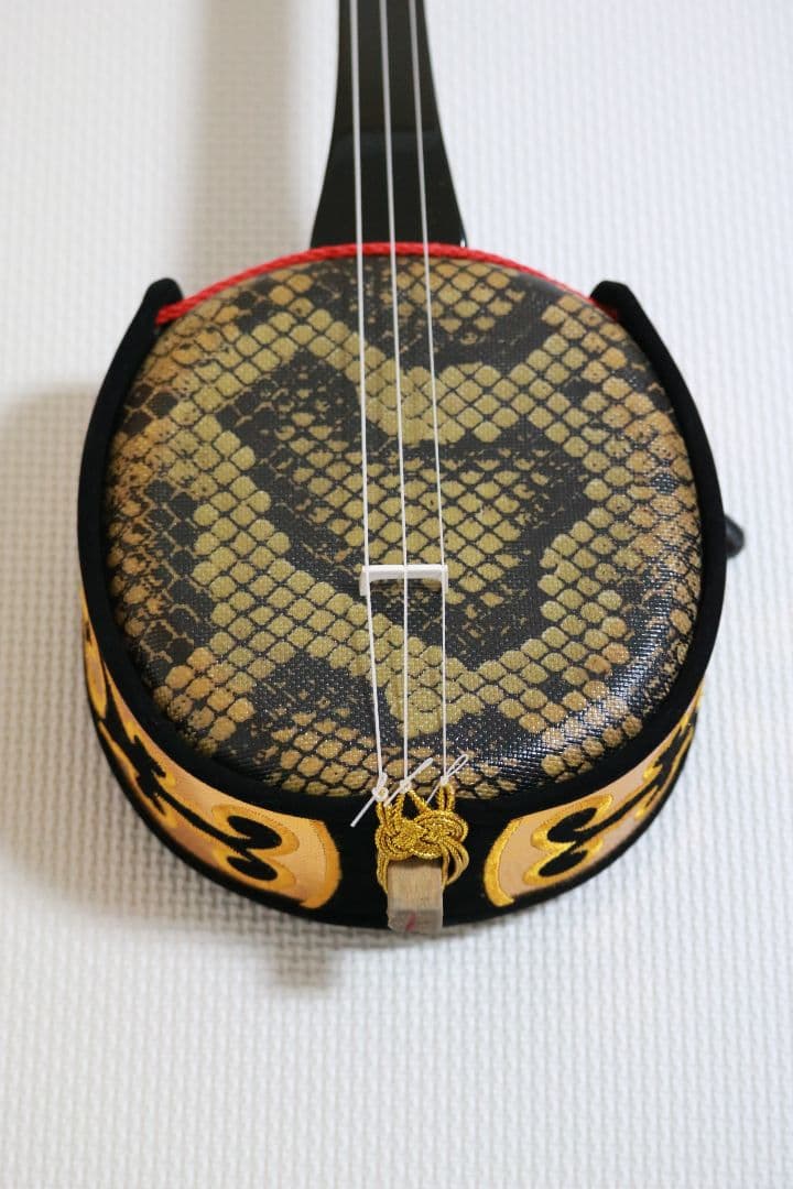 三線　沖縄三線リーズナブルな練習用　新品未使用品　今だけこの価格！