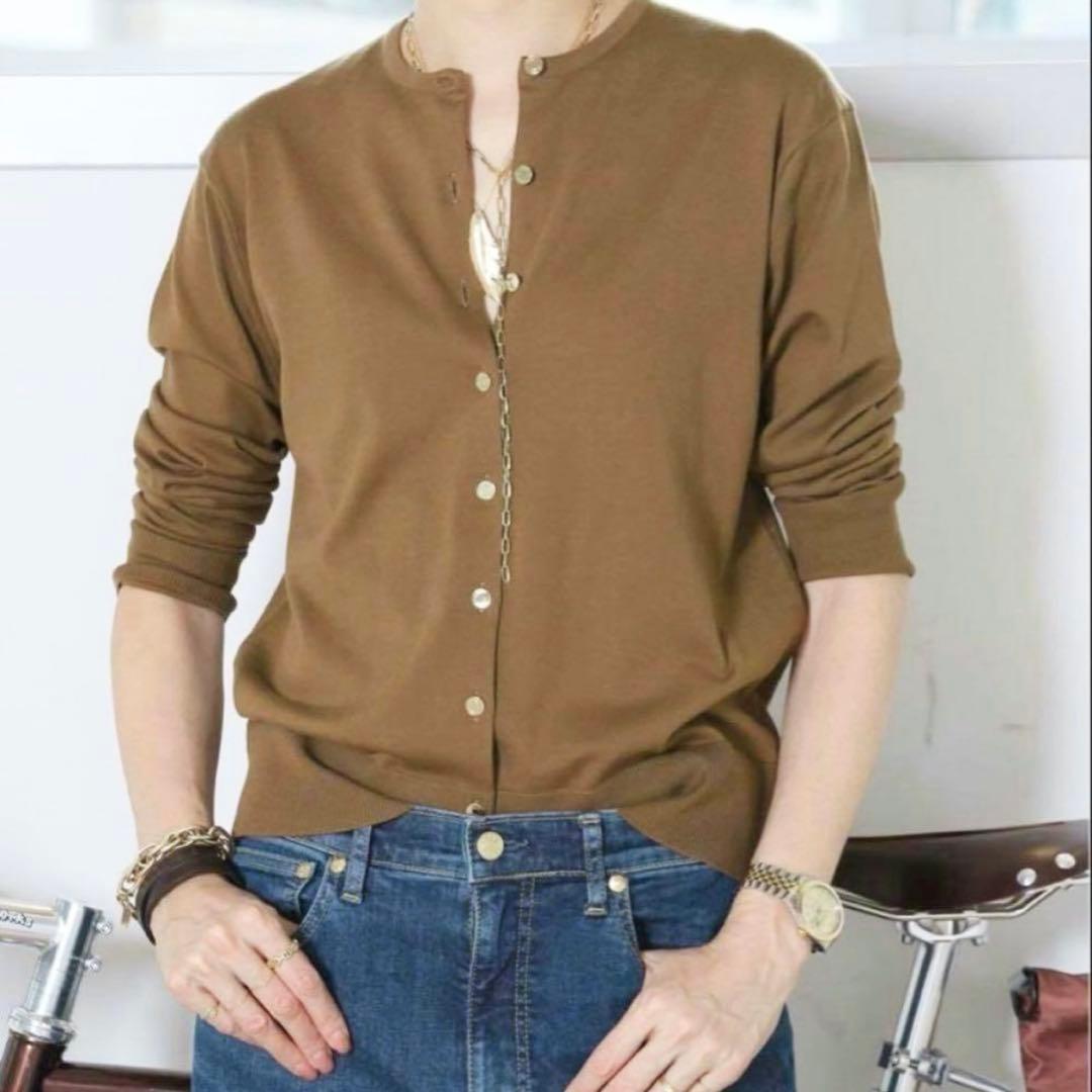 【まり】ミューズ ドゥーズィエムクラス クルーネックカーディガン 金ボタン