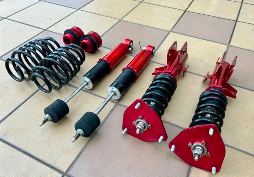 プリウス30　ＺＶＷ30　車高調。