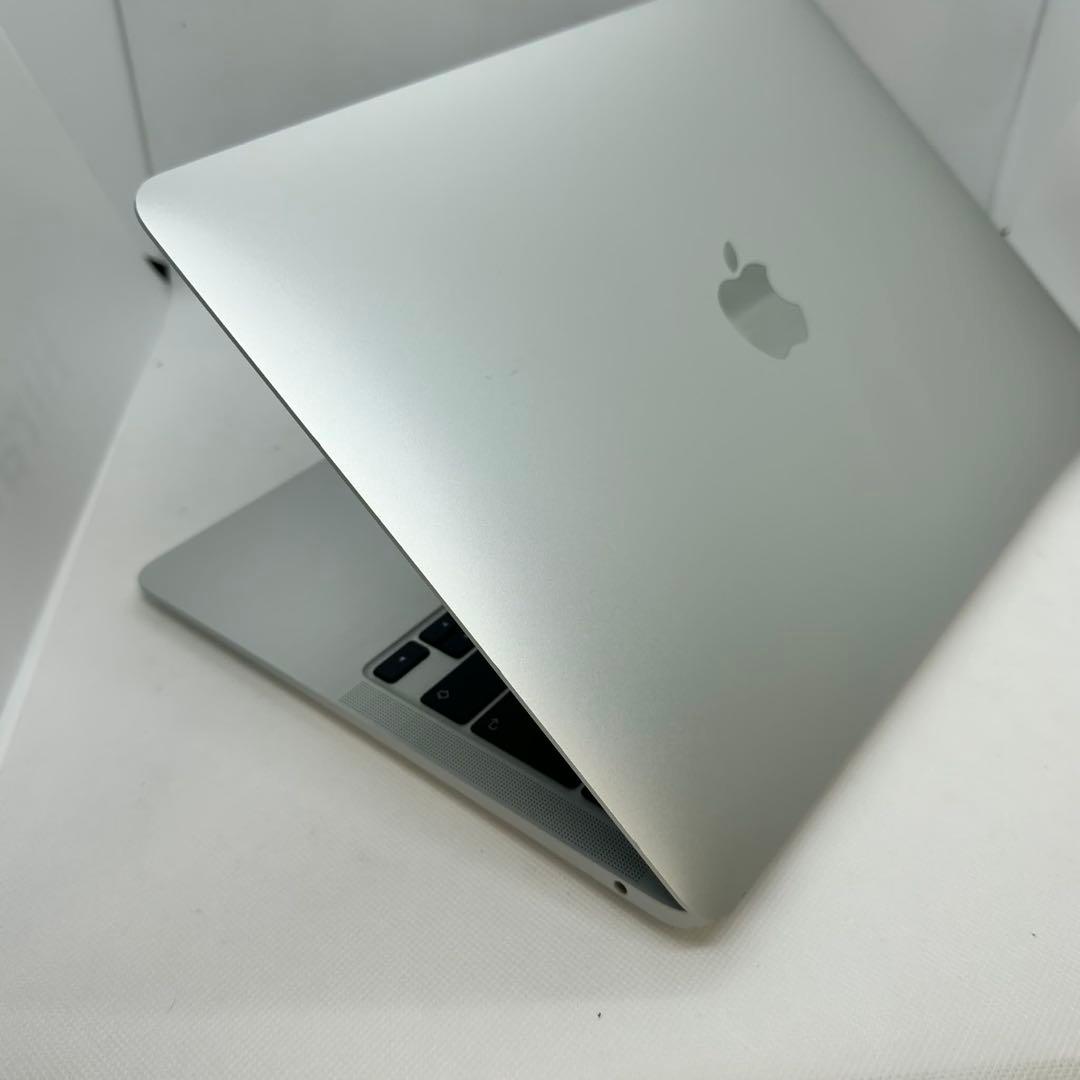 MacBook Air 13インチ (M1, 2020) – シルバー