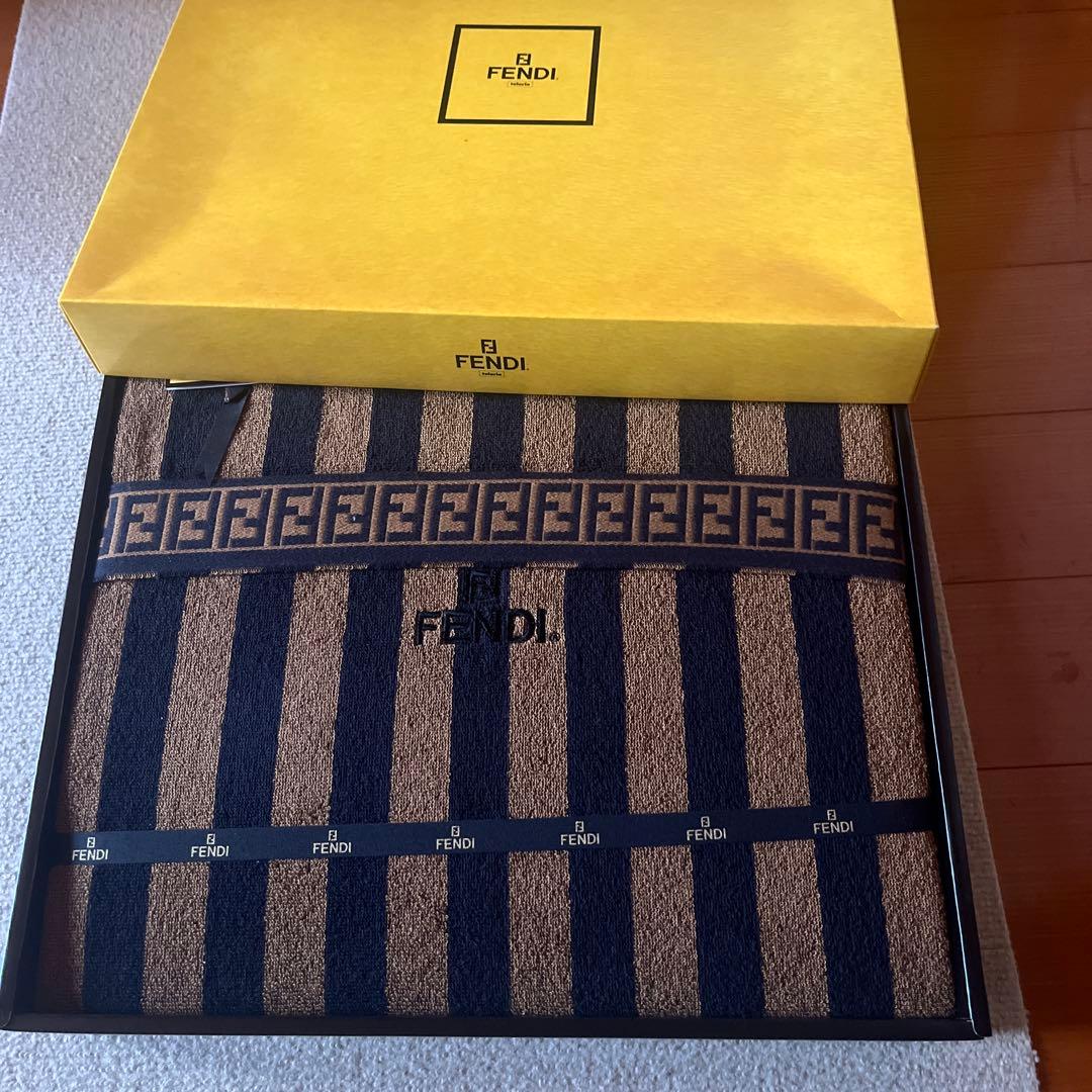 値下げしました　FENDI タオルケット ズッカ柄