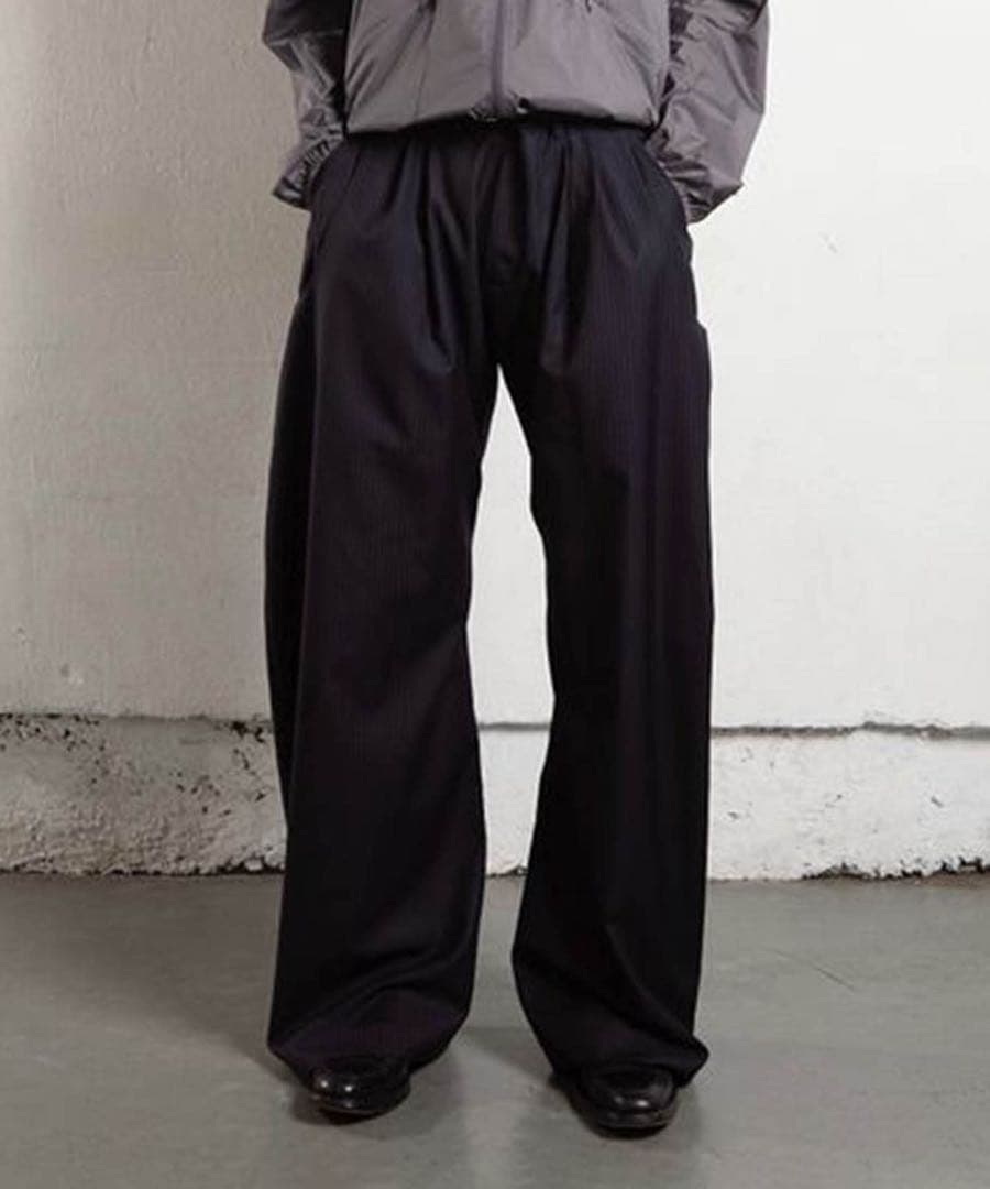 パンツ nvrfrgt 2TUCK CURVED LEG TROUSERS