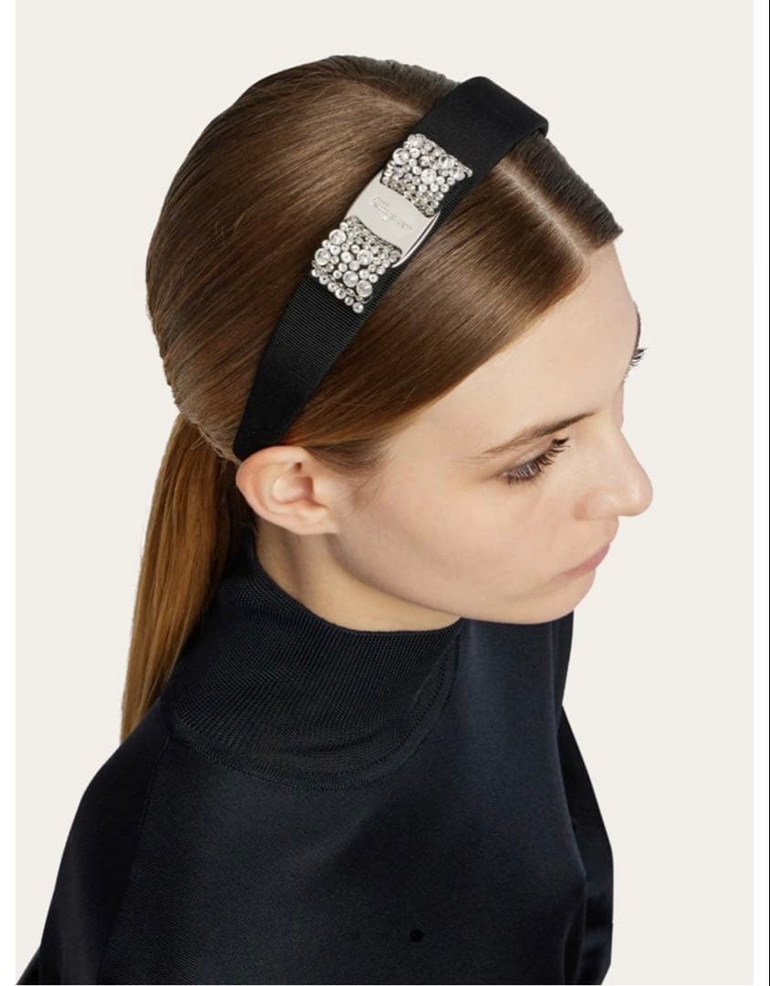 【美品】フェラガモ カチューシャ ビジュー リボン キラキラ 黒