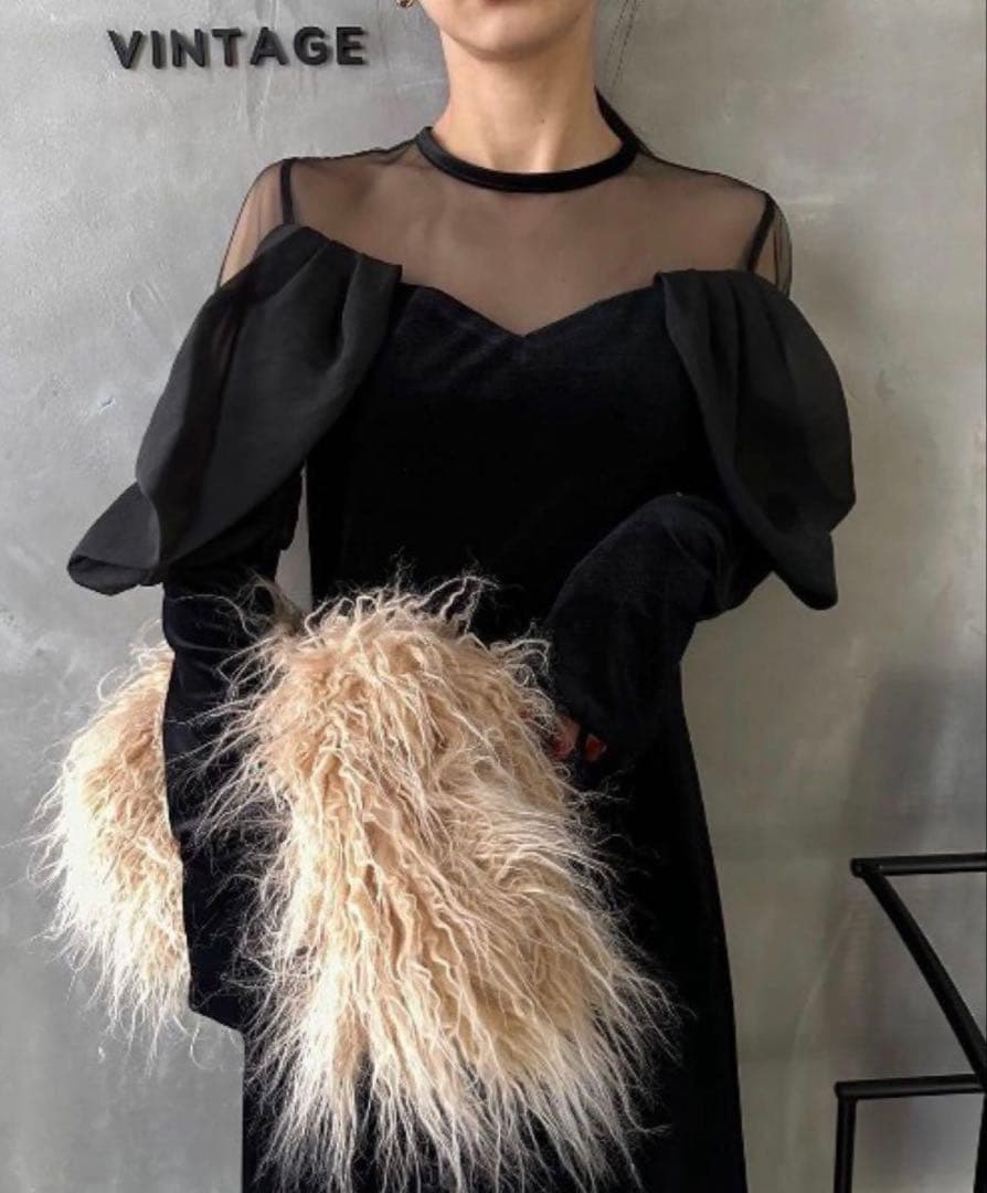 スーツ・フォーマル・ドレス UND VELOUR OFF SHOULDER DRESS