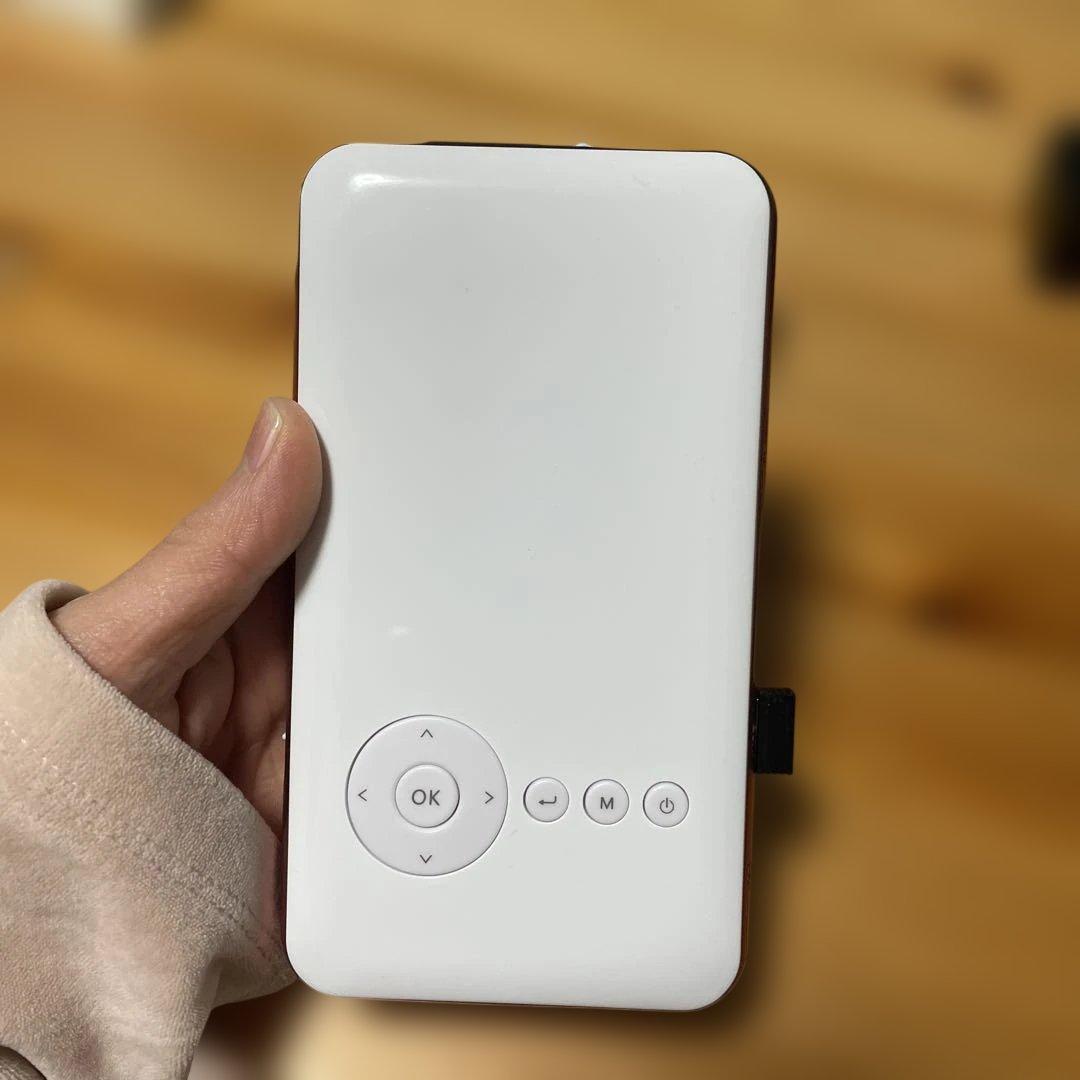 UENO-mono カベーニ　プロジェクター