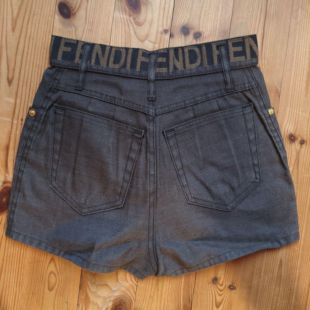 FENDI ブラウンショートパンツ