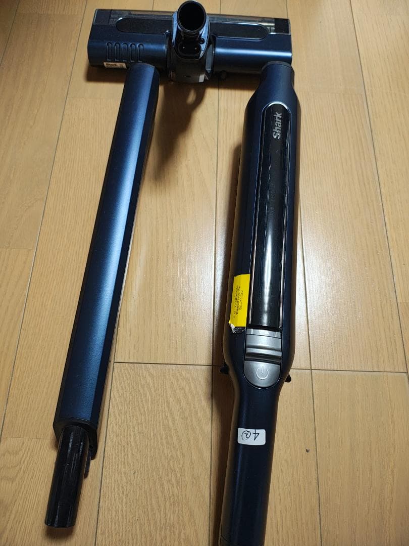 シャーク★コードレスクリーナー★CS401JRB★バッテリーの状態良好★2