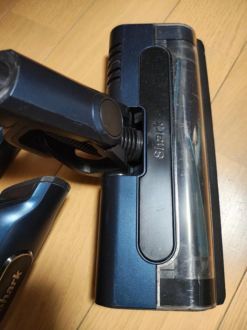 シャーク★コードレスクリーナー★CS401JRB★バッテリーの状態良好★2