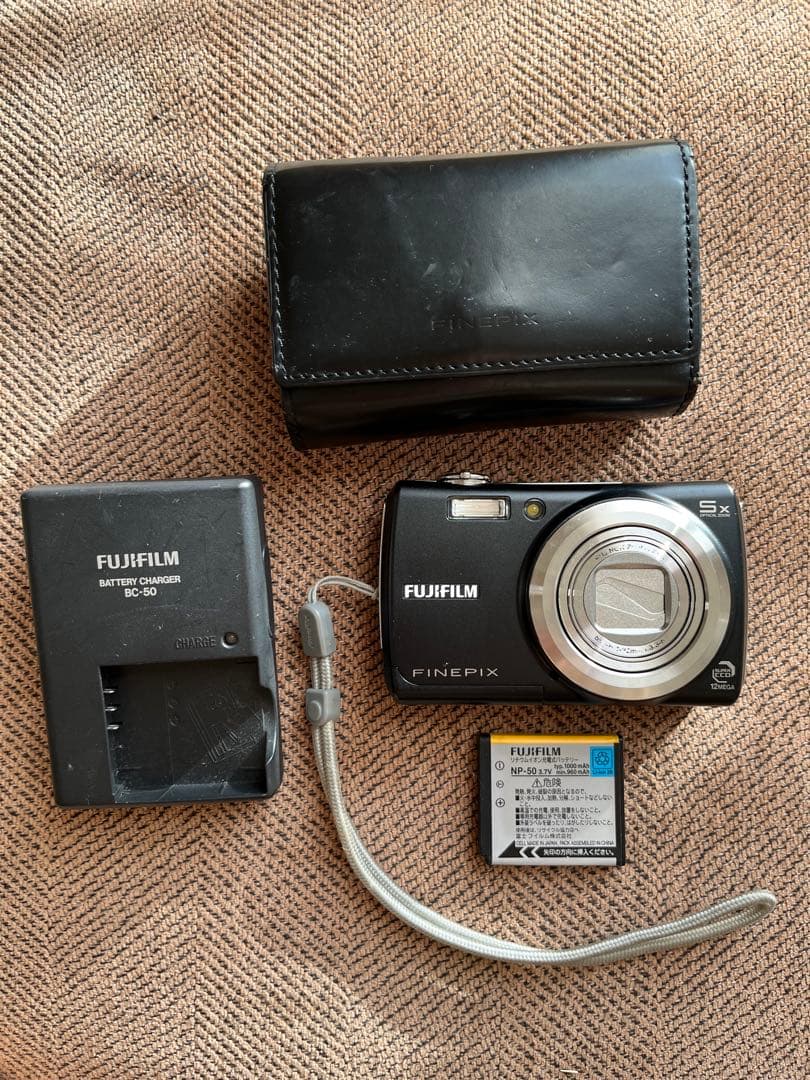 デジタルカメラ FUJIFILM FinePix F100fd