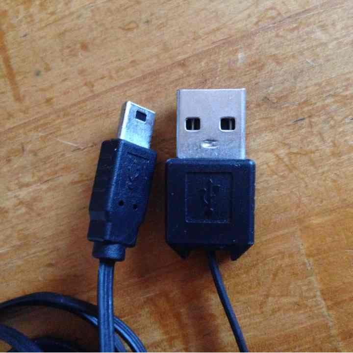 売り切れ 伸び〜るUSB 送料無料