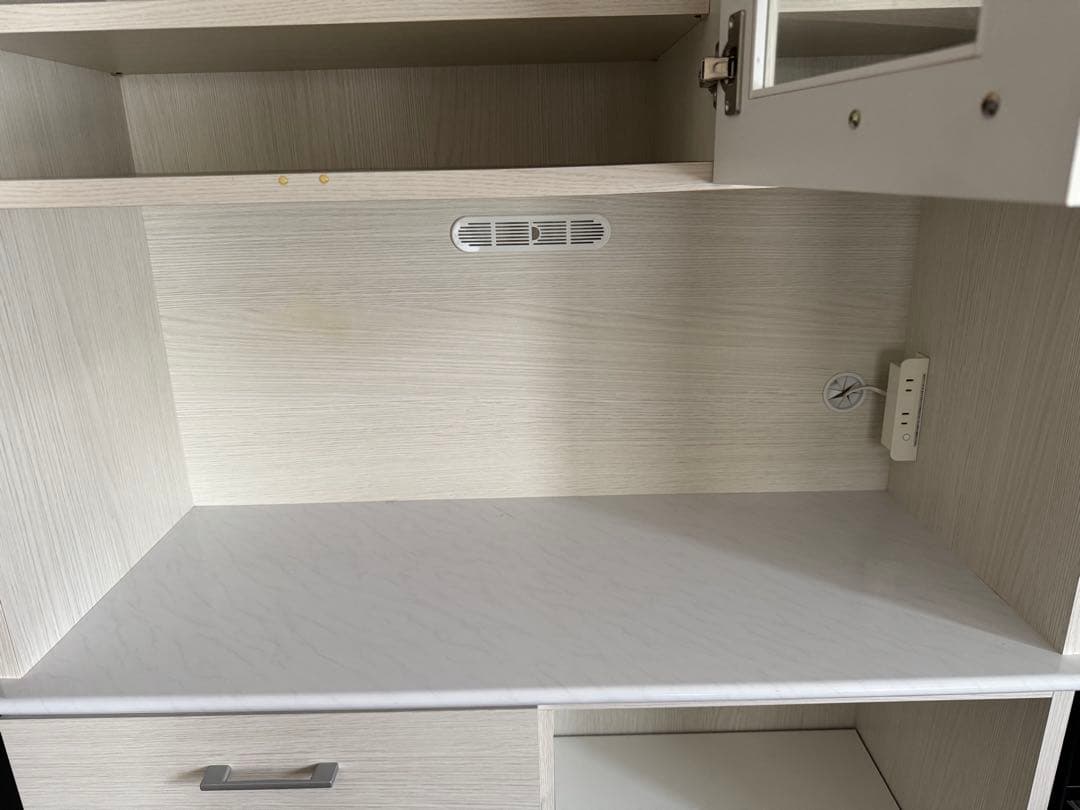 食器棚　高さ1.800幅1.000奥行390