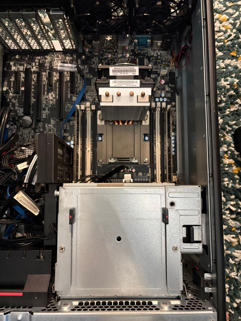 Lenovo ThinkStation P500 ワークステーション