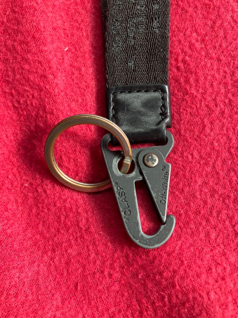 OFF-WHITE ネックストラップ　希少カラー