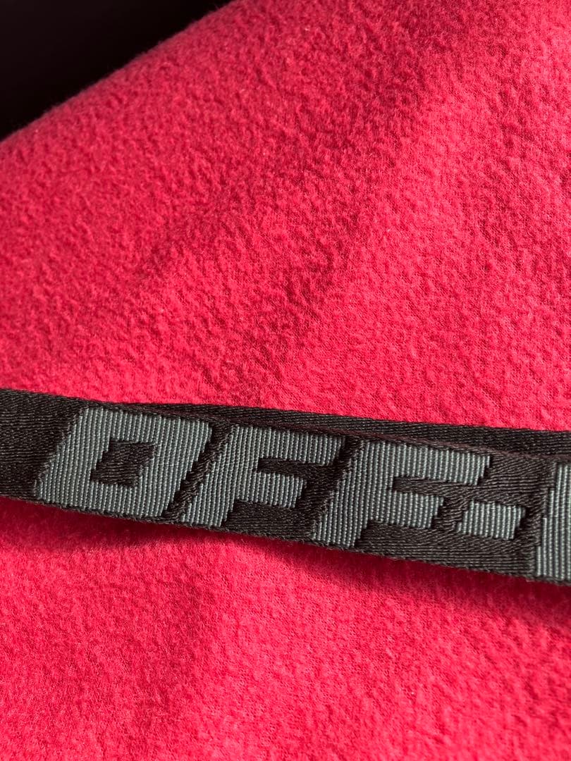 OFF-WHITE ネックストラップ　希少カラー
