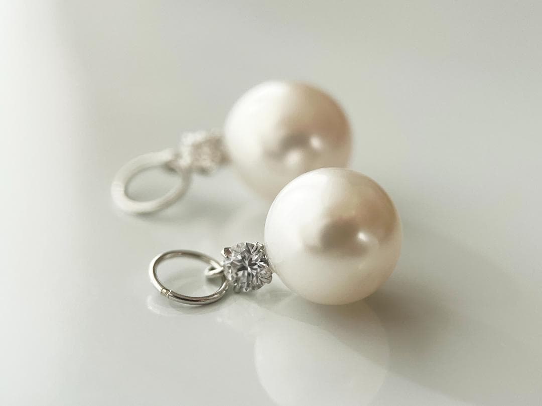 専用◆ K18WG ◆ 天然ダイヤモンド付き あこやチャーム ◆ ピアリング対応