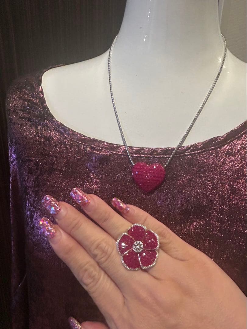 コ*□様 ミステリーセッティングシンセテックルビーデザインリング➕ハートモチーフ