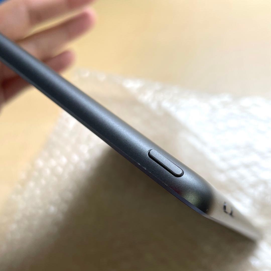 iPad 第8世代　A2270 Wi-Fiモデル　スペースグレイ　32GB