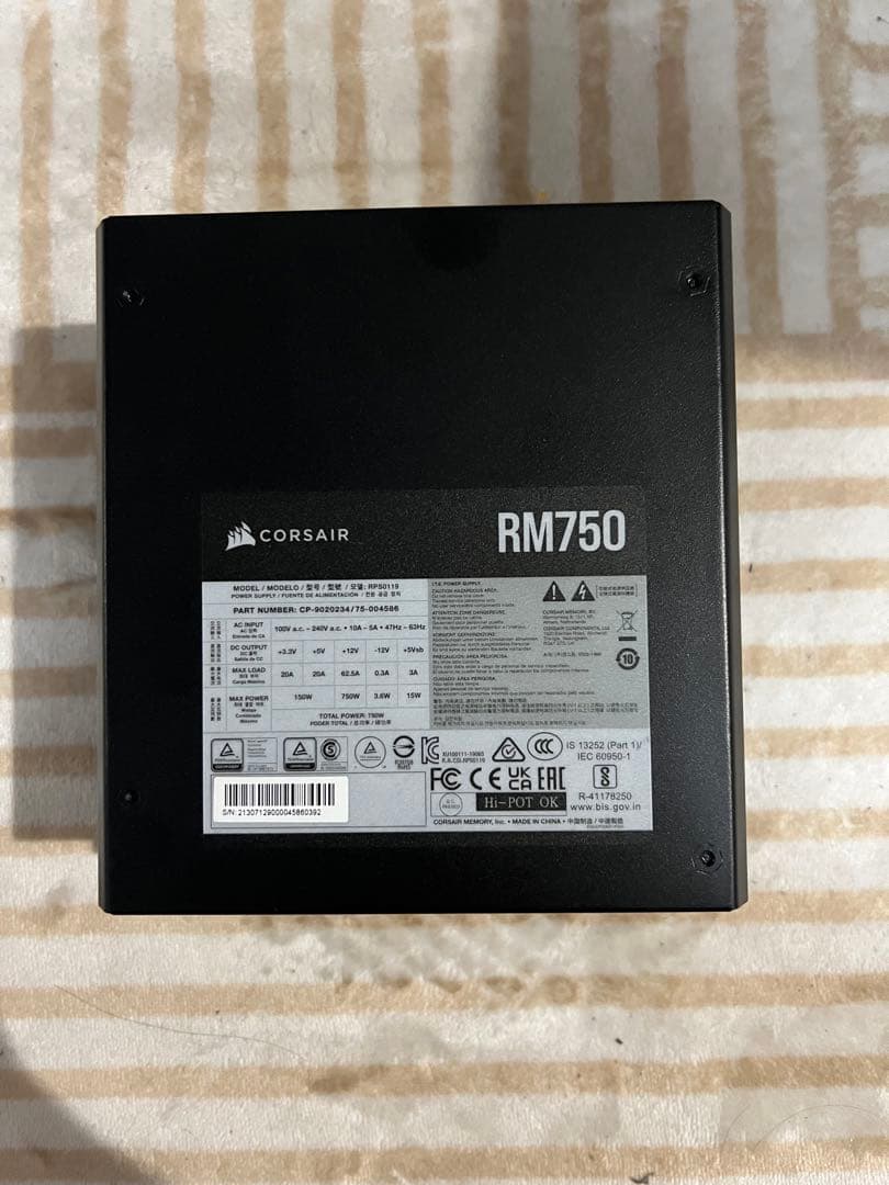 Corsair RM750 フルモジュラーATX電源