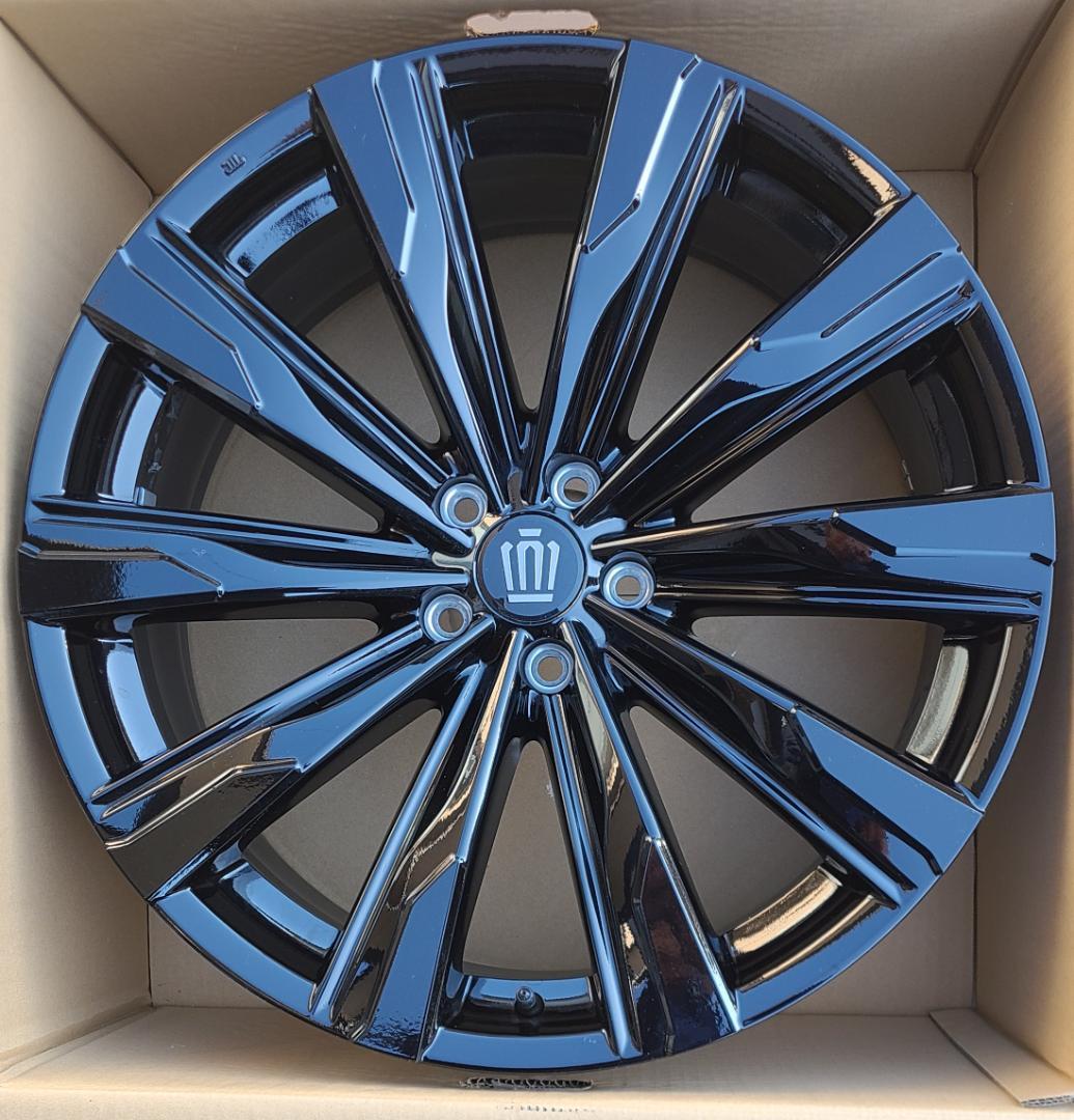 TOYOTA　クラウンスポーツ　純正アルミホイール（へっぷりボーイ）