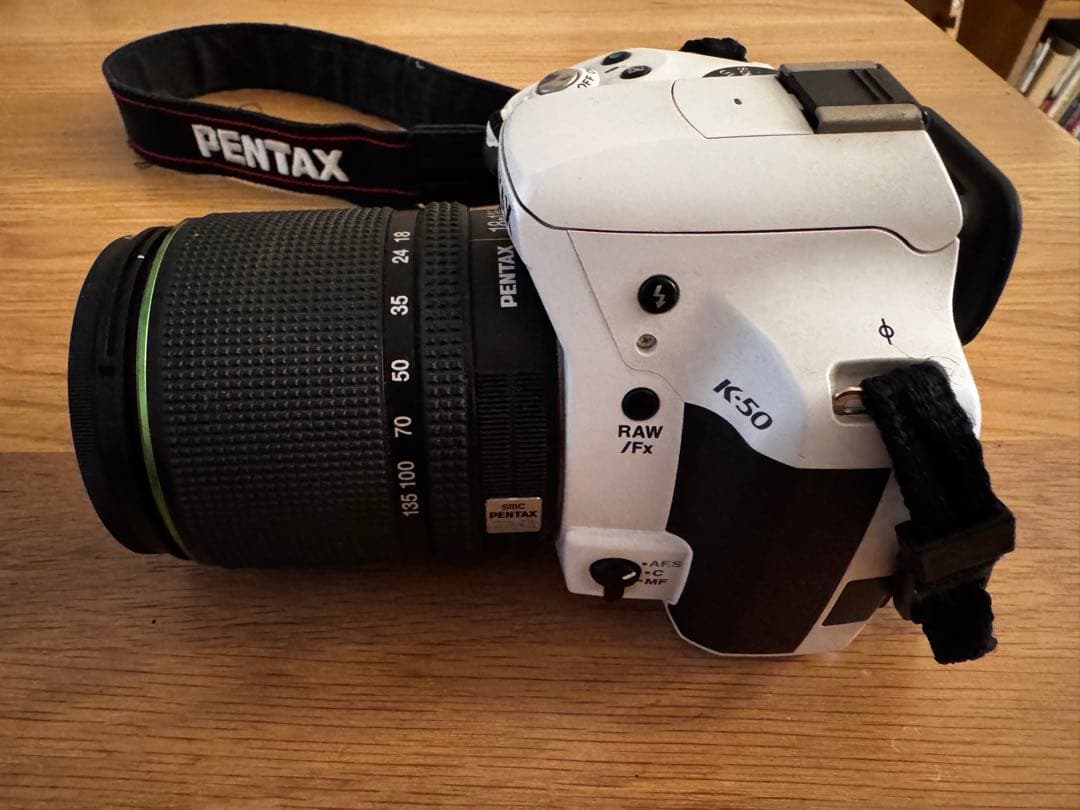 PENTAX K-50 18-135mm レンズ　ホワイト