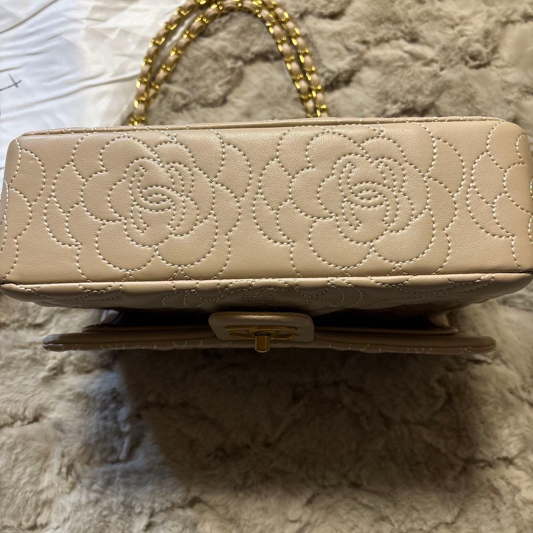 ショルダーバック　ノベルティ　ベージュ✖️ゴールド　カラー