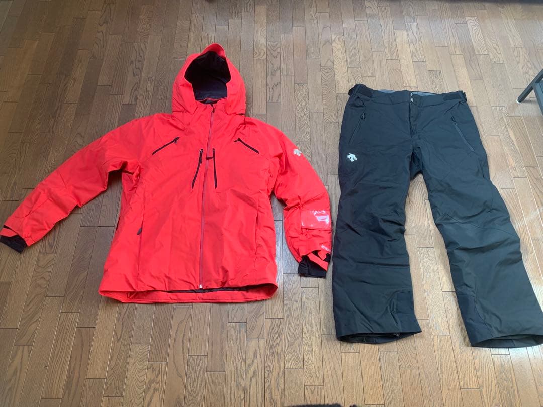 デサント　インシュレーションジャケット＋パンツ　1回着用　美品