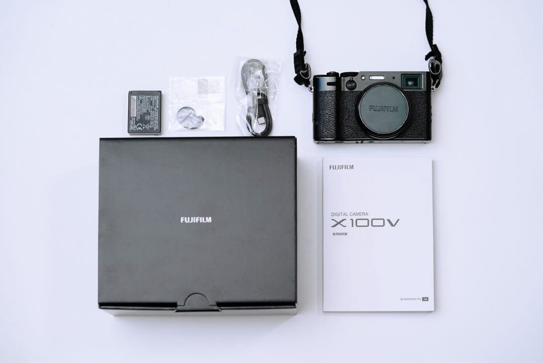 【早い者勝ち】Fujifilm X100V ブラック コンパクトデジタルカメラ