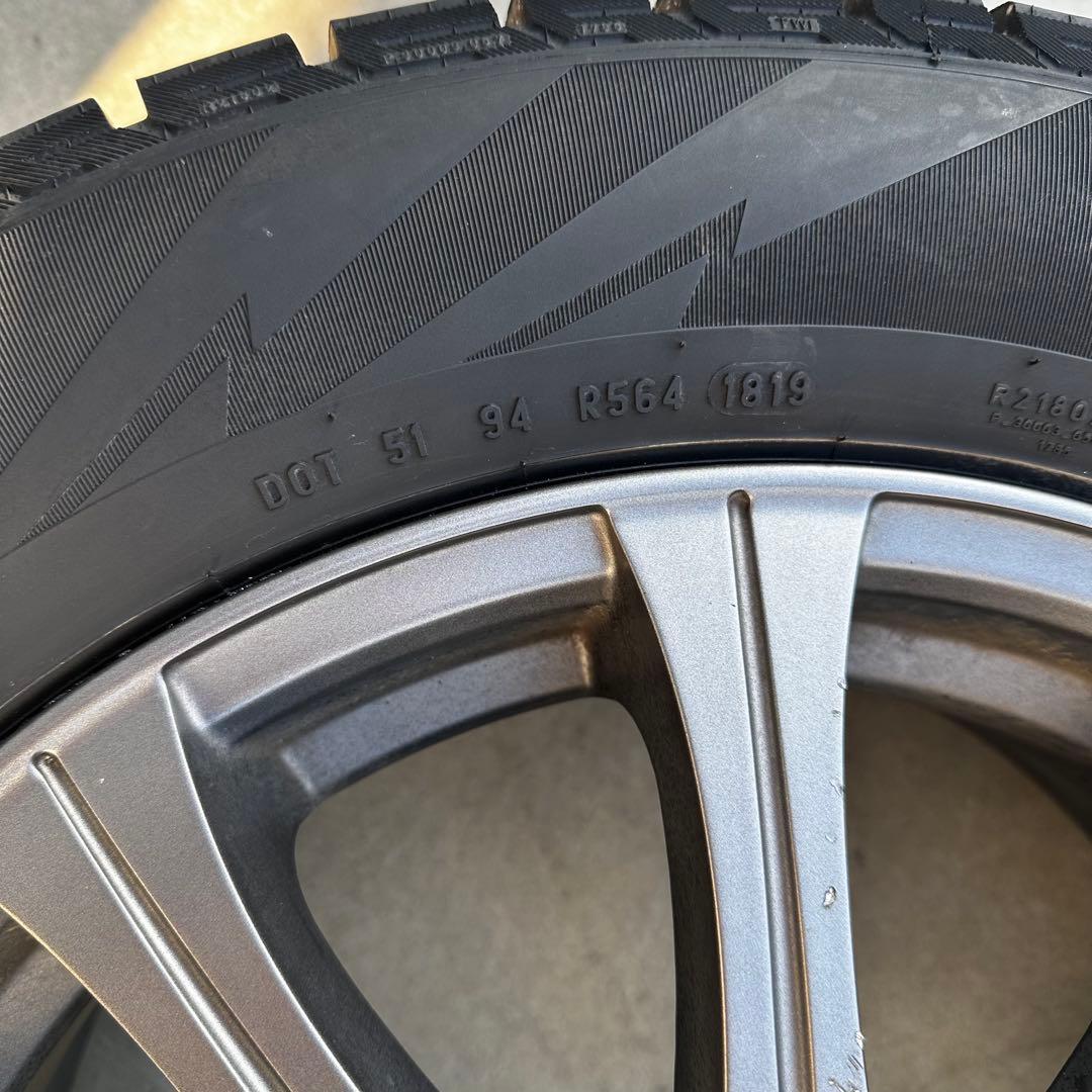 スタッドレスタイヤとアルミホイールセット ZELERNA 215/60 R16