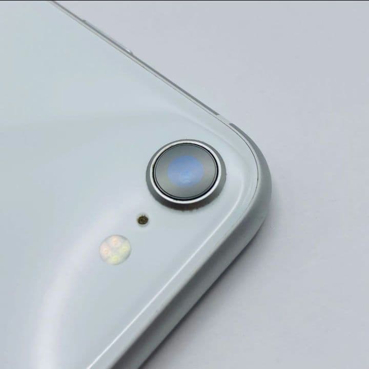 iPhone SE2 128GB ホワイト simフリー 画面キズ有 その他美品