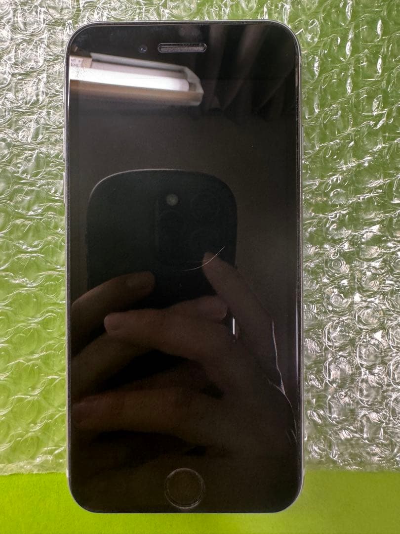 iPhone SE2 128GB ホワイト simフリー 画面キズ有 その他美品