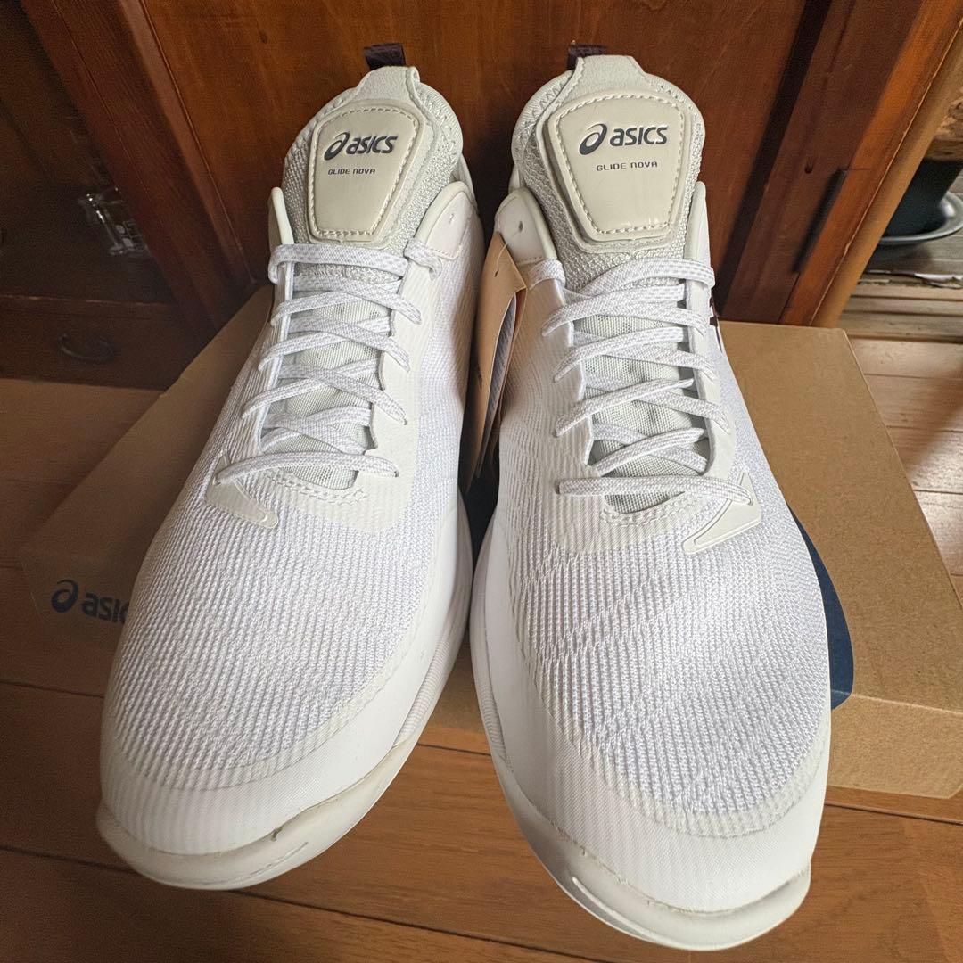 asics 新品未使　グライドノヴァ　FF2 サイズ29㎝