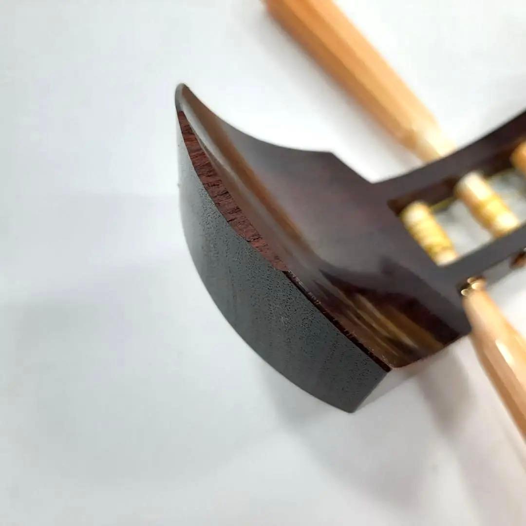 高級綾杉胴　中棹地唄三味線　2本溝　天然皮　正寸　木製ケース付き