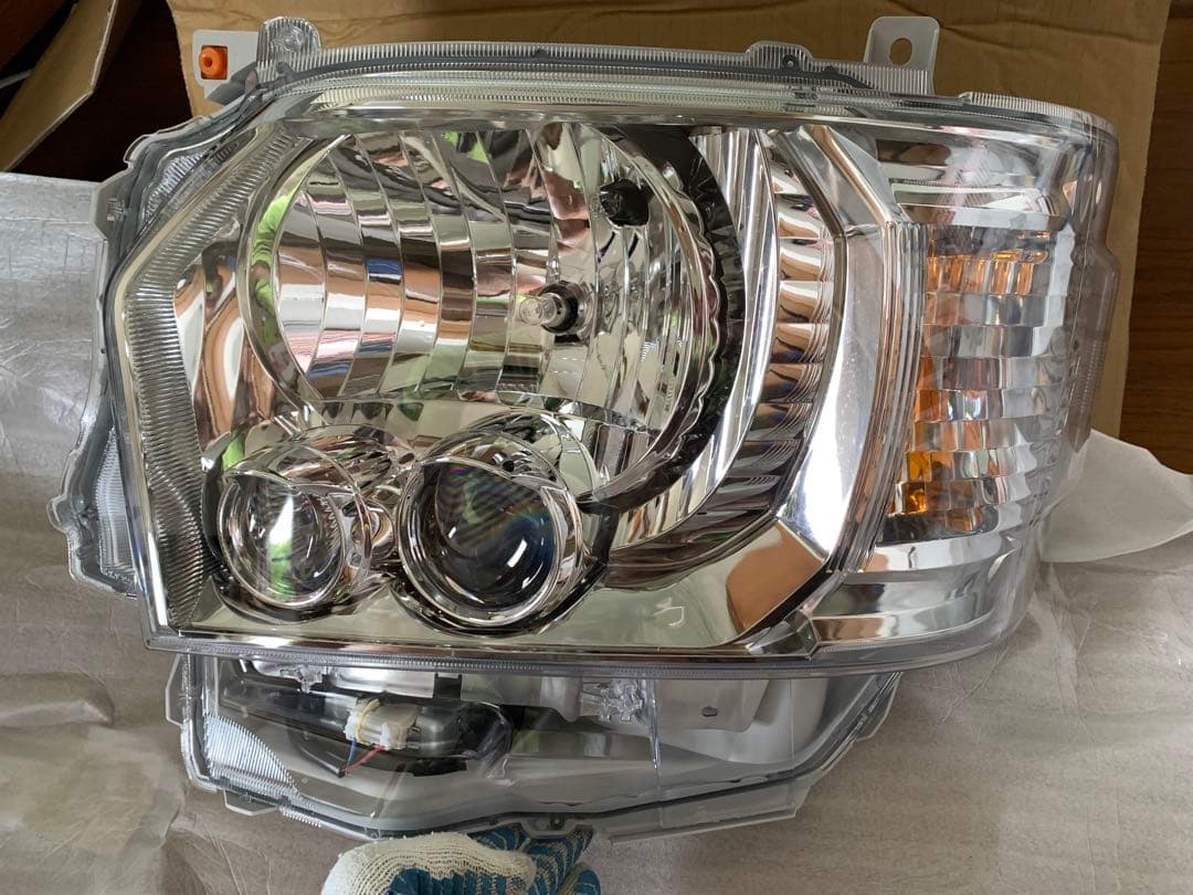 ハイエース ダークプライムII ヘッドライト