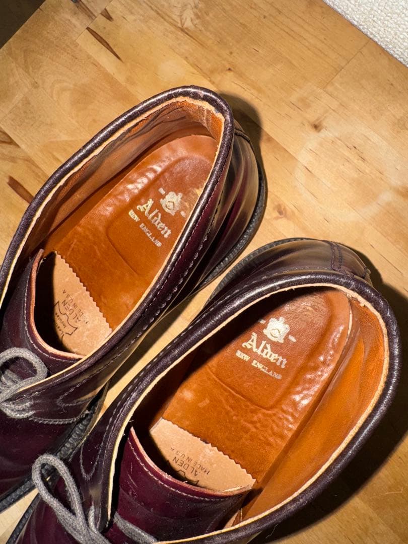 Alden バーガンディ レザー チャッカブーツ