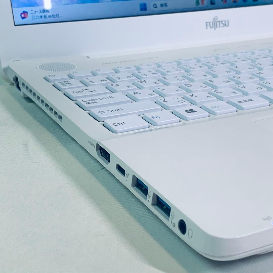 Core i7✨7世代✨SSD2TB✨32GB✨富士通✨ホワイト✨ノートパソコン