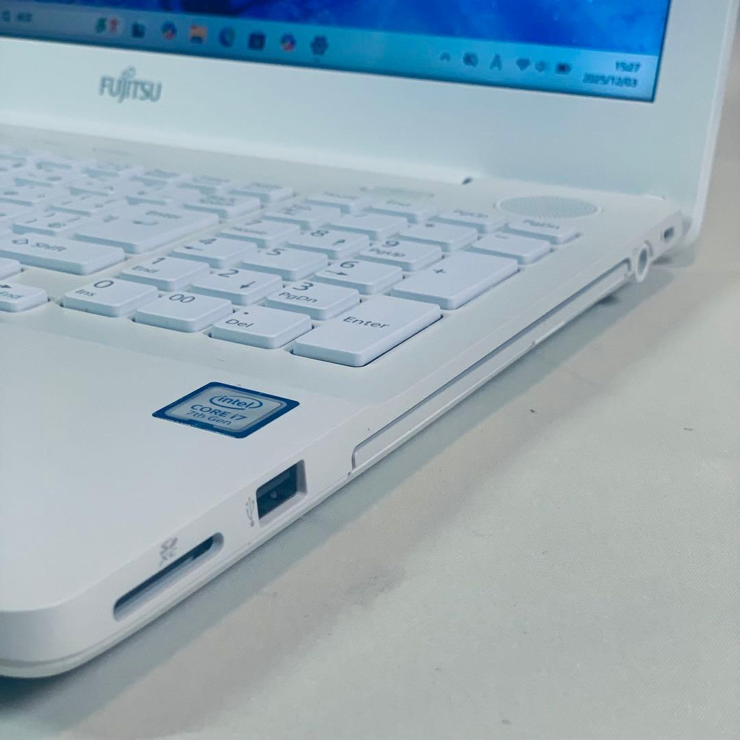Core i7✨7世代✨SSD2TB✨32GB✨富士通✨ホワイト✨ノートパソコン