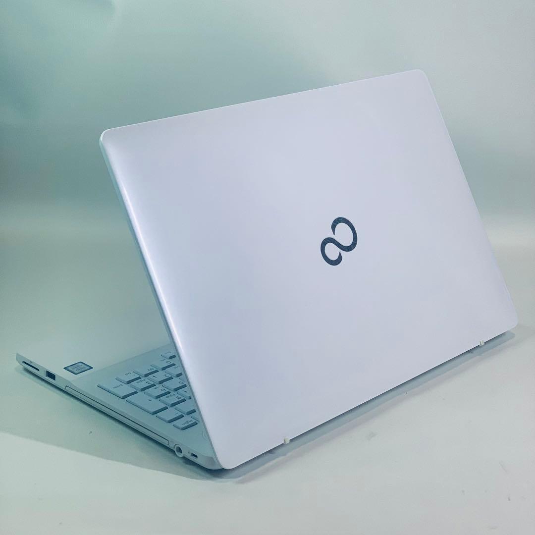 Core i7✨7世代✨SSD2TB✨32GB✨富士通✨ホワイト✨ノートパソコン