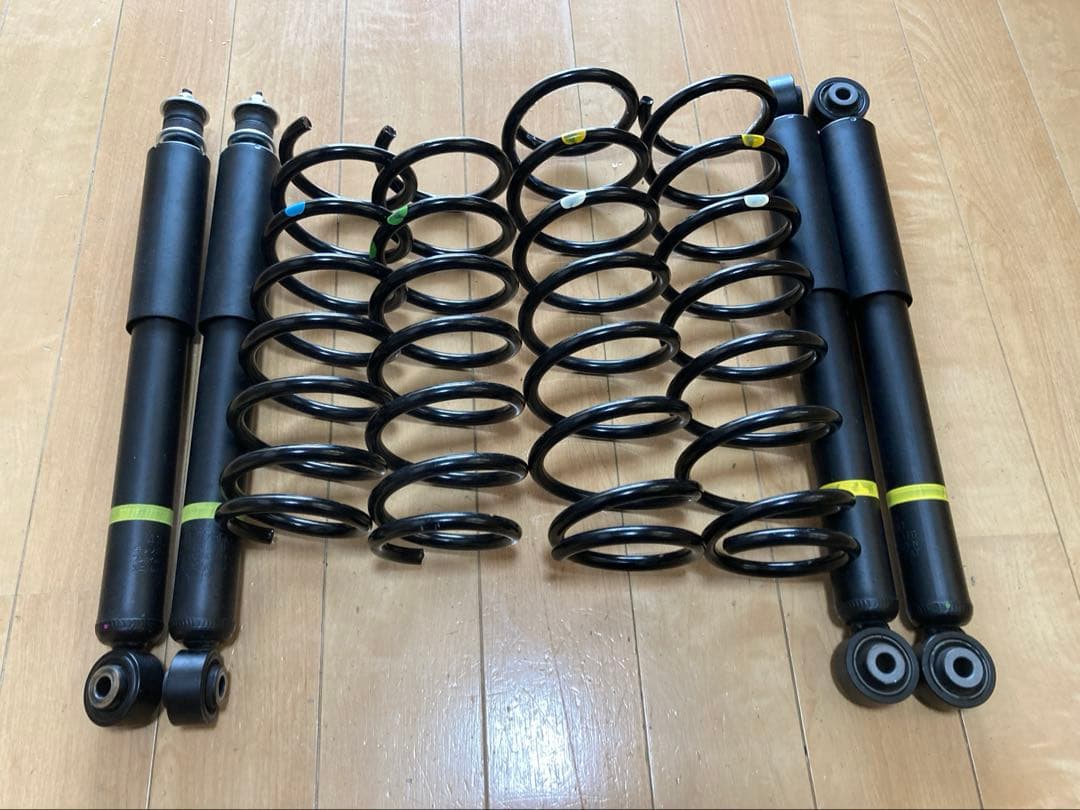 スズキジムニー JB64用 ショック、スプリング、サス　新車取り外し品