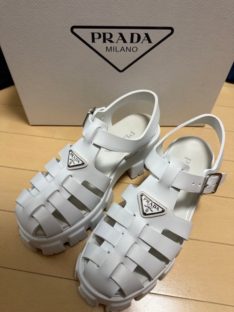 PRADA ラバーサンダル　ホワイト　箱付
