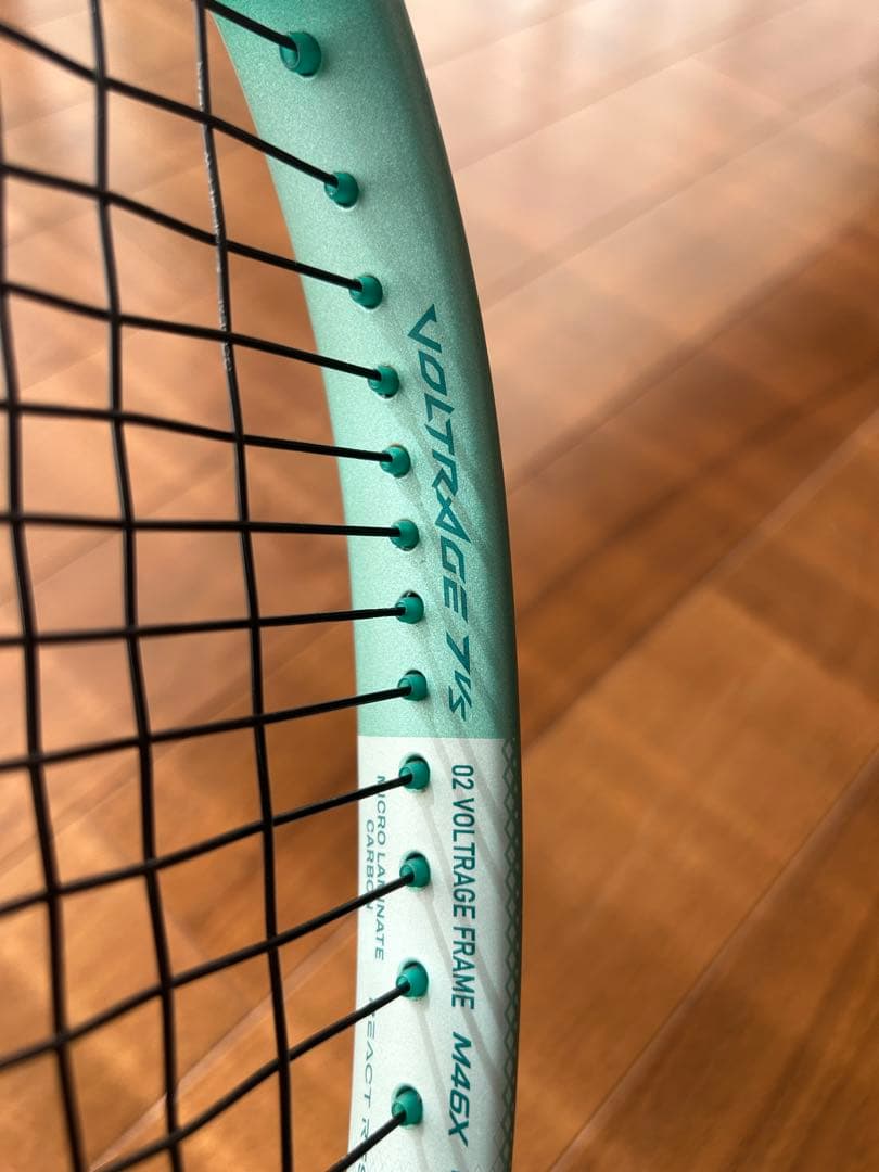 ヨネックス　新型ボルトレイジ　7VS UL1