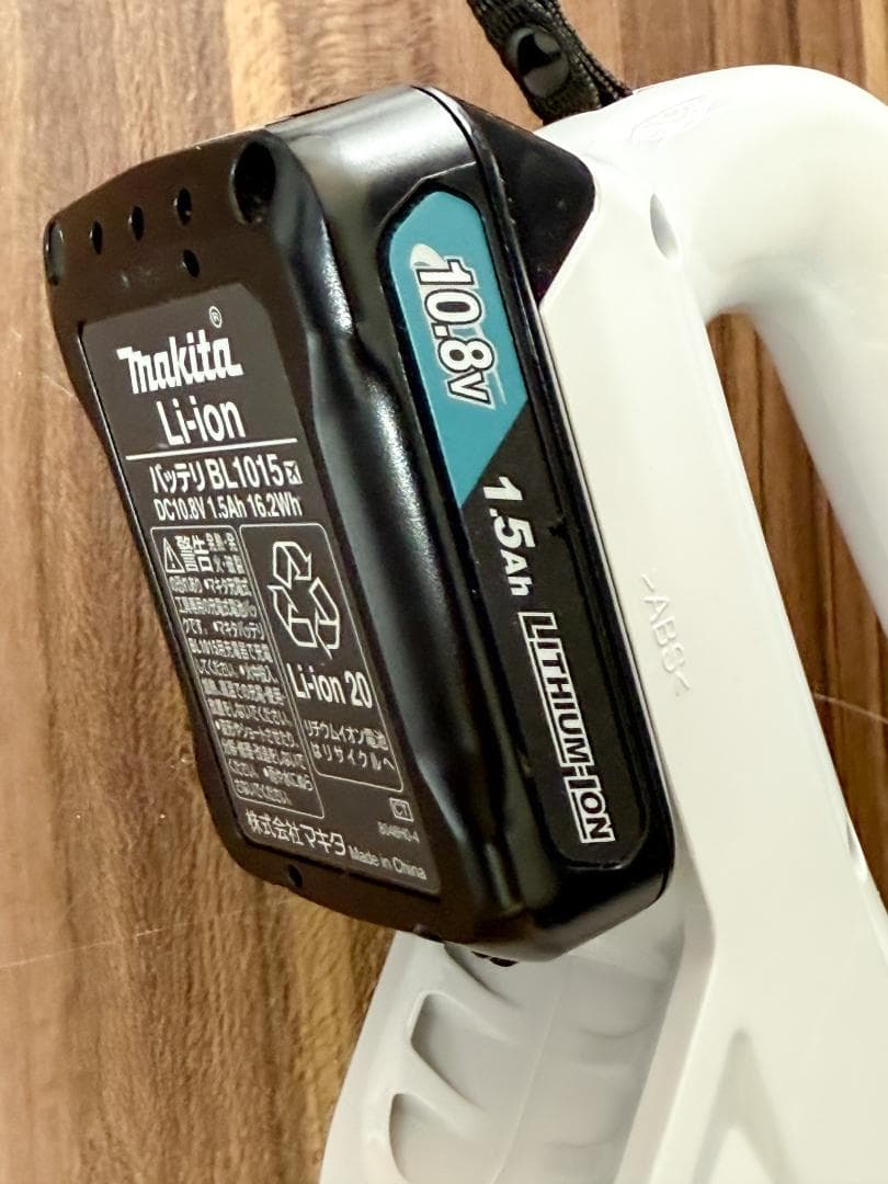 Makita マキタ CL107FD 充電式クリーナー 掃除機 中古動作品