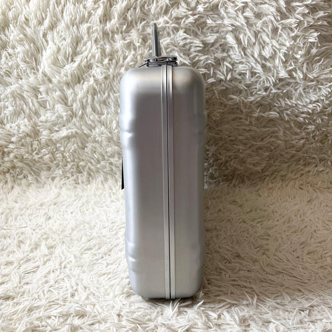 未使用品✨ゼロハリバートン　アタッシュケース　シルバー　アルミ　ブリーフケース