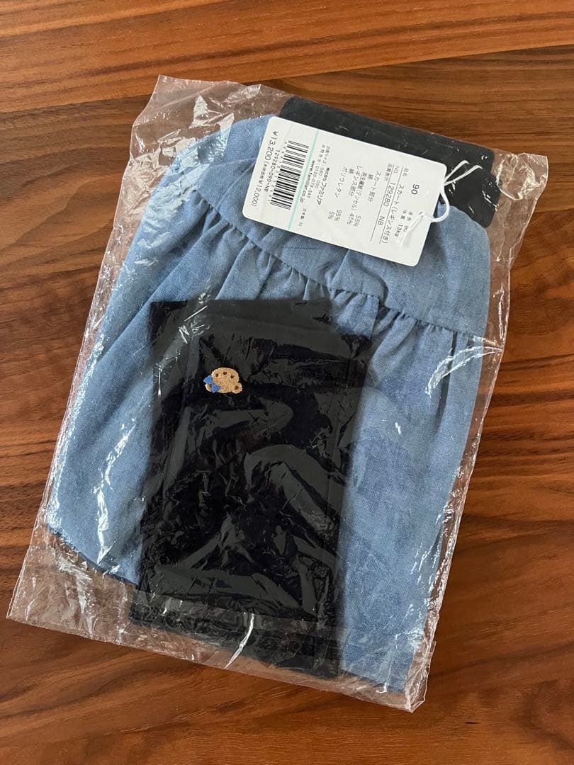 ぱち【新品未使用品】familiar　スカート(レギンス付き)　90cm