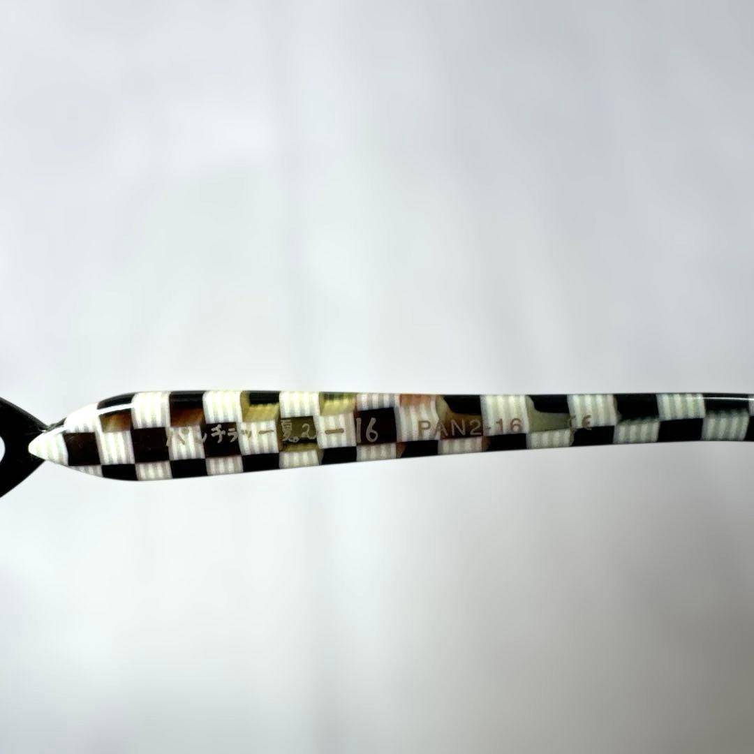 less than human パンチラッ　OkaOde